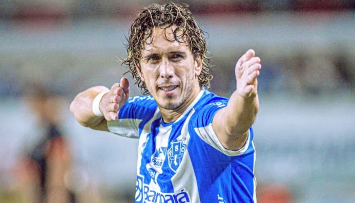 “Cavani da Curuzu’, atacante Nicolas quer ser artilheiro do Brasil.